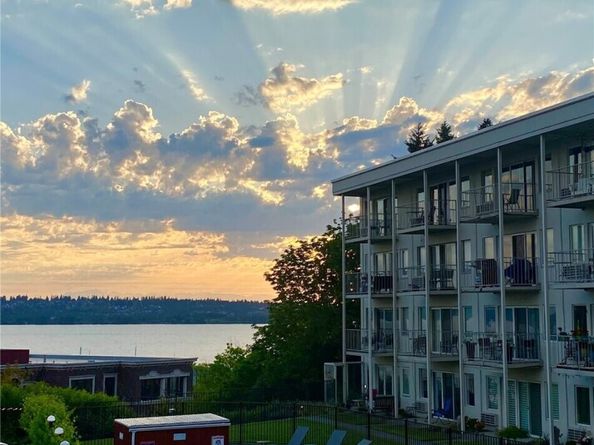 201 2nd Street S 212, Kirkland WA 98033