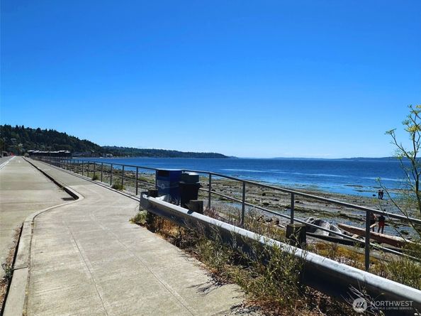3204 Alki Avenue SW 1, Seattle WA 98116