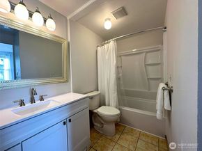 3204 Alki Avenue SW 1, Seattle WA 98116