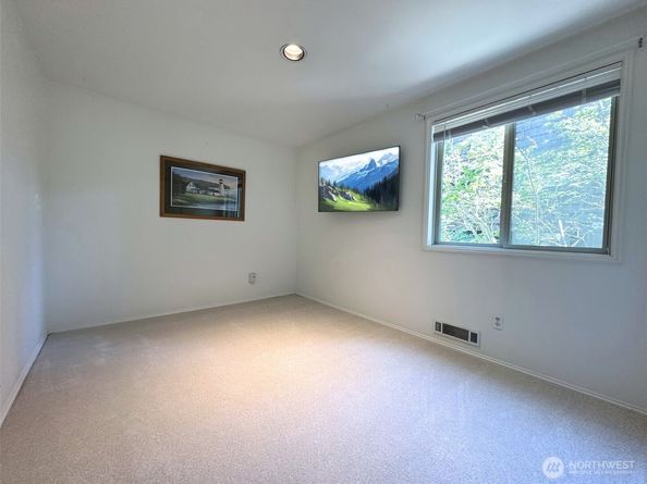 3204 Alki Avenue SW 1, Seattle WA 98116