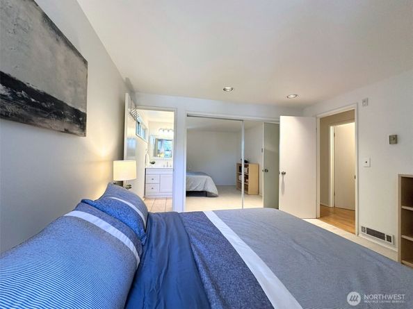 3204 Alki Avenue SW 1, Seattle WA 98116