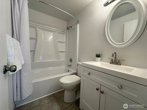 3204 Alki Avenue SW 1, Seattle WA 98116