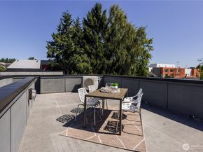1134 N 90 Street D, Seattle WA 98103
