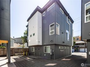 1134 N 90 Street D, Seattle WA 98103