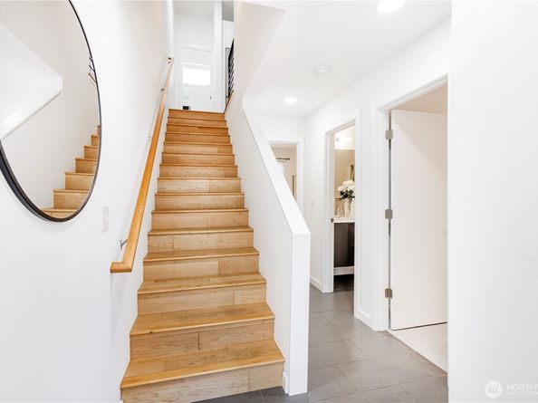 1134 N 90 Street D, Seattle WA 98103