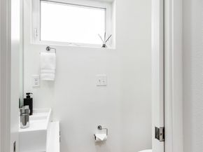 1134 N 90 Street D, Seattle WA 98103
