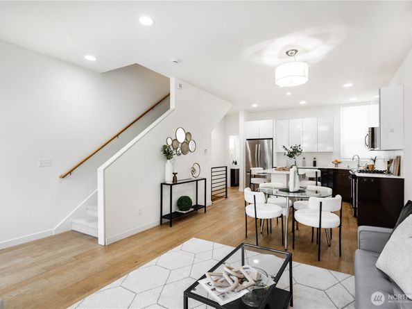 1134 N 90 Street D, Seattle WA 98103