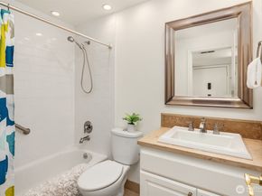12009 100th Avenue NE 1, Kirkland WA 98034