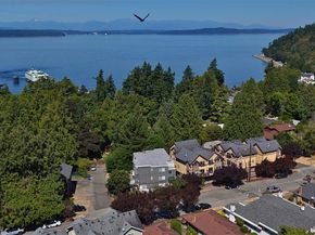 9113 45th Avenue SW, Seattle WA 98136