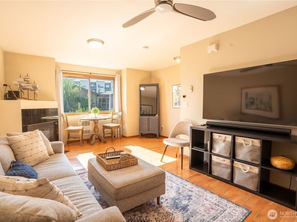 12723 35th Avenue NE B, Seattle WA 98125