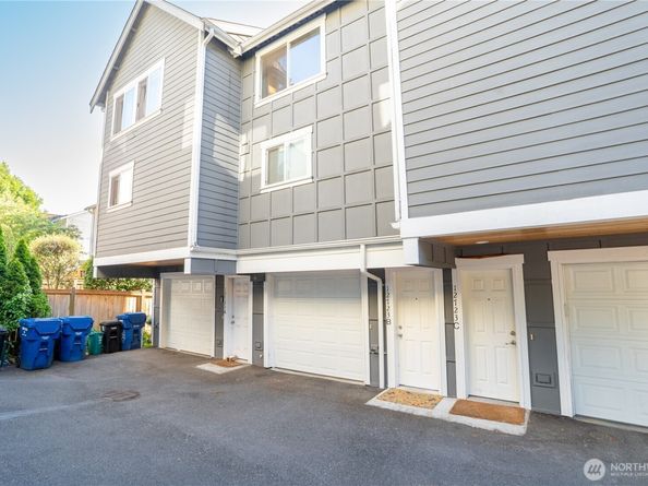 12723 35th Avenue NE B, Seattle WA 98125