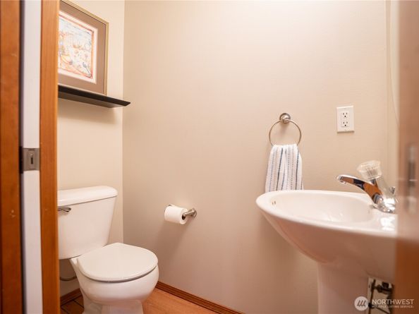 12723 35th Avenue NE B, Seattle WA 98125