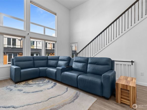 2219 14th Avenue W 405, Seattle WA 98119