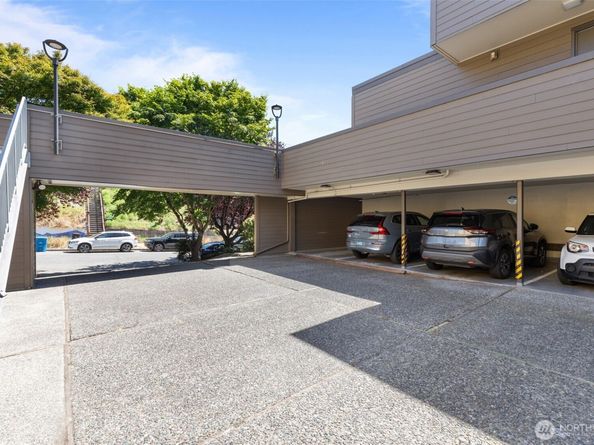 2219 14th Avenue W 405, Seattle WA 98119