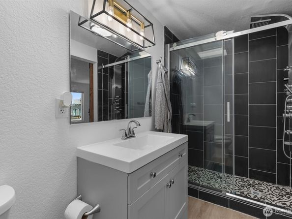 2219 14th Avenue W 405, Seattle WA 98119