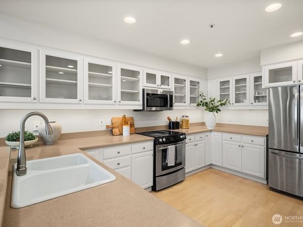 2400 8th Avenue N 2, Seattle WA 98109
