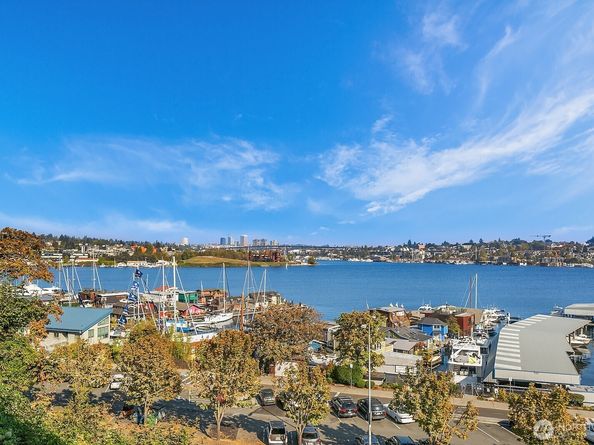 2400 8th Avenue N 2, Seattle WA 98109