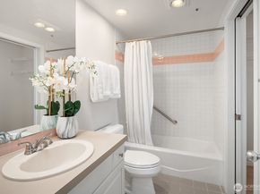 2400 8th Avenue N 2, Seattle WA 98109