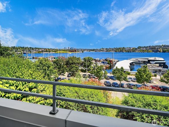 2400 8th Avenue N 2, Seattle WA 98109