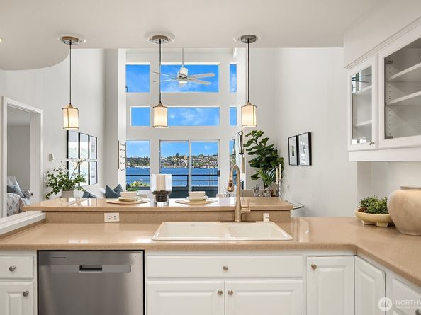 2400 8th Avenue N 2, Seattle WA 98109