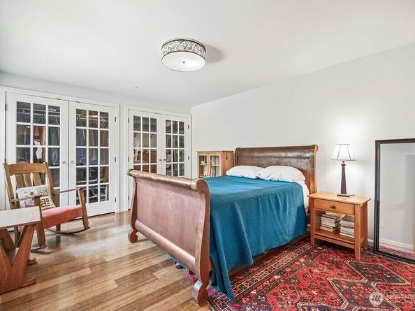 3661 24th Place W 401, Seattle WA 98199