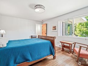3661 24th Place W 401, Seattle WA 98199