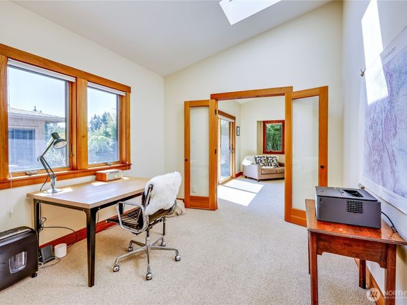 7870 NE Koura Farm Drive, Bainbridge Island WA 98110