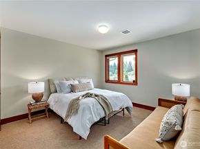 7870 NE Koura Farm Drive, Bainbridge Island WA 98110