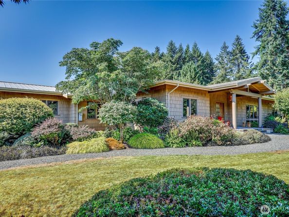 7870 NE Koura Farm Drive, Bainbridge Island WA 98110