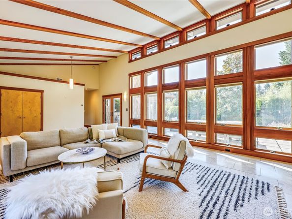 7870 NE Koura Farm Drive, Bainbridge Island WA 98110