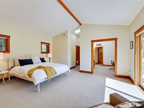 7870 NE Koura Farm Drive, Bainbridge Island WA 98110