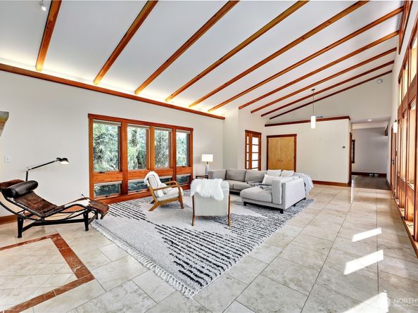 7870 NE Koura Farm Drive, Bainbridge Island WA 98110