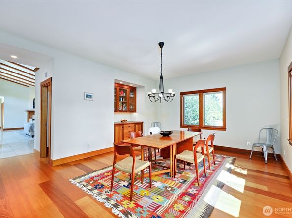 7870 NE Koura Farm Drive, Bainbridge Island WA 98110