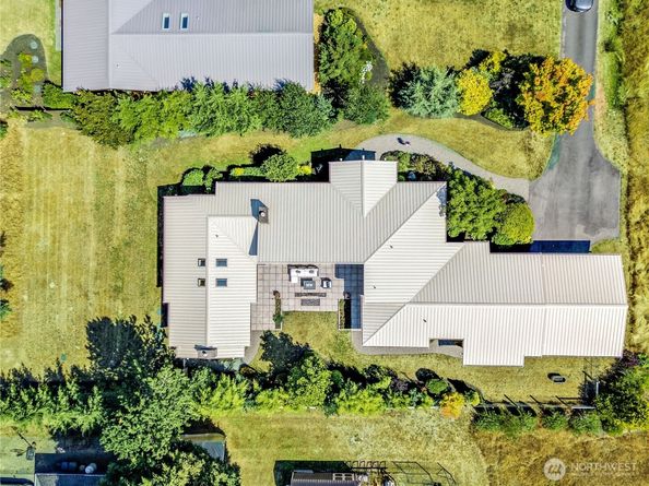 7870 NE Koura Farm Drive, Bainbridge Island WA 98110