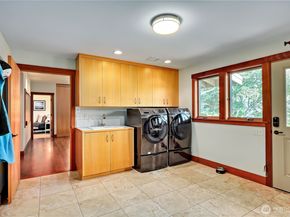 7870 NE Koura Farm Drive, Bainbridge Island WA 98110