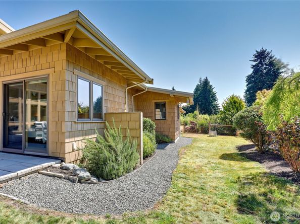 7870 NE Koura Farm Drive, Bainbridge Island WA 98110