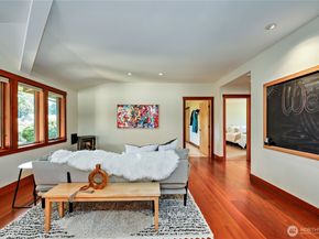 7870 NE Koura Farm Drive, Bainbridge Island WA 98110