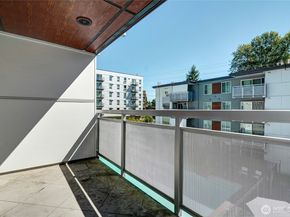 10501 8th Avenue NE 334, Seattle WA 98125