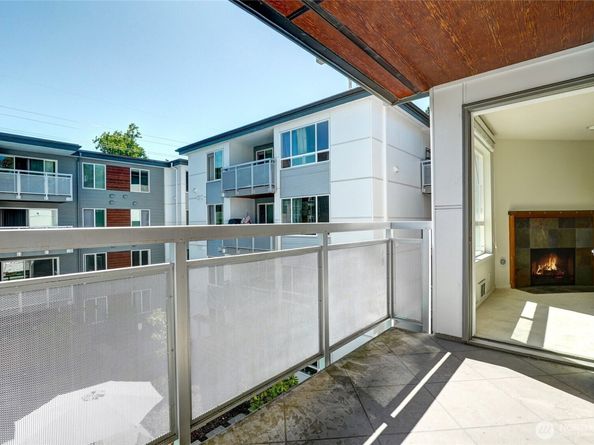 10501 8th Avenue NE 334, Seattle WA 98125