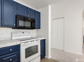 10501 8th Avenue NE 334, Seattle WA 98125