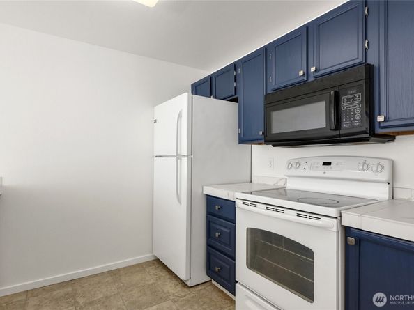 10501 8th Avenue NE 334, Seattle WA 98125