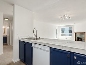 10501 8th Avenue NE 334, Seattle WA 98125
