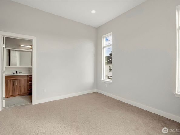 6722 NE 187th Street 101, Kenmore WA 98028