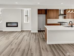 6722 NE 187th Street 101, Kenmore WA 98028