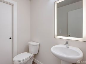 6722 NE 187th Street 101, Kenmore WA 98028