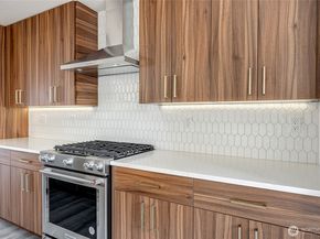 6722 NE 187th Street 101, Kenmore WA 98028