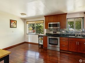 1847 N 183rd St, Shoreline WA 98133
