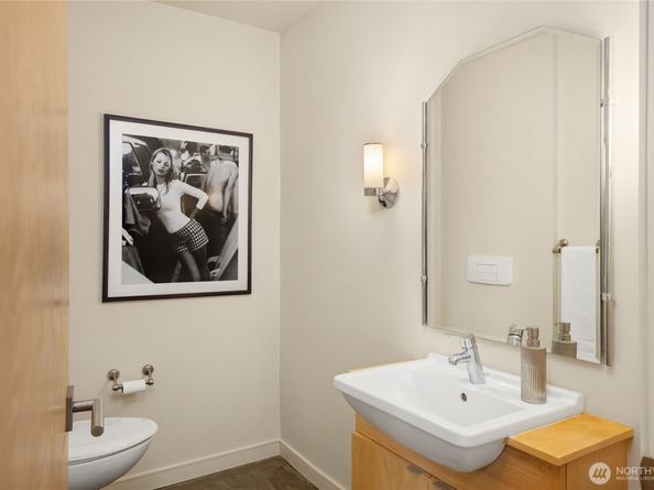 1843 16th Avenue 2, Seattle WA 98112