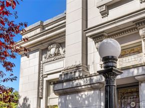1843 16th Avenue 2, Seattle WA 98112