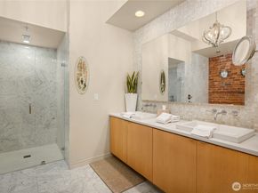 1843 16th Avenue 2, Seattle WA 98112